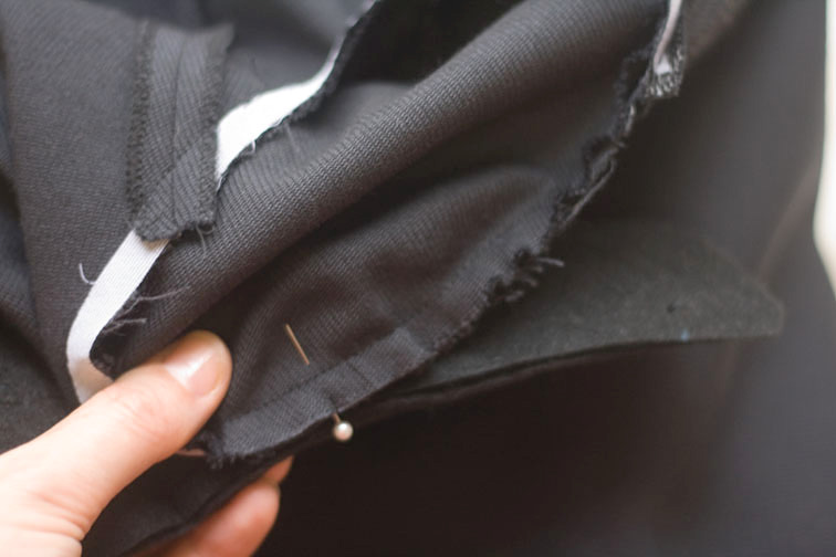 pattern-scissors-cloth-shoulder-pads-and-sleeve-head-wadding-14