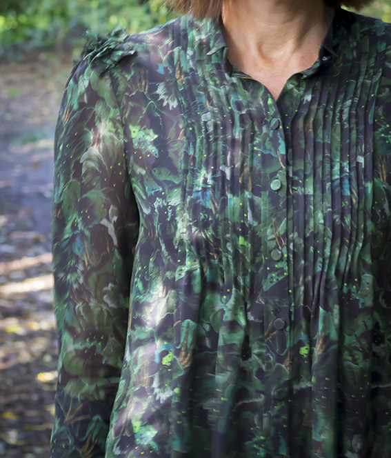 DP Studio Le 604 Shirt Pattern Scissors Cloth