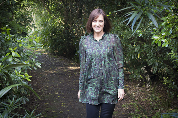 DP Studio Le 604 Shirt Pattern Scissors Cloth