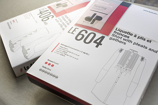 DP Studio Le 604 Shirt Pattern Scissors Cloth