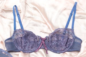 Pattern Scissors Cloth - Amethyst Lace Lingerie Set
